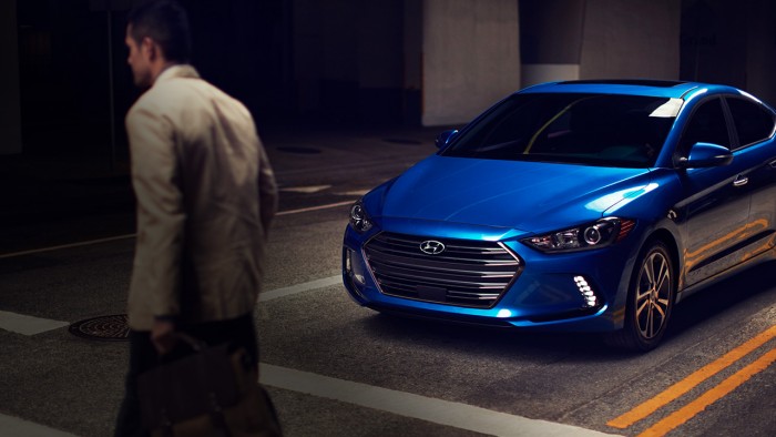 Còn chờ gì nữa Elantra số tự động bằng giá số sàn.