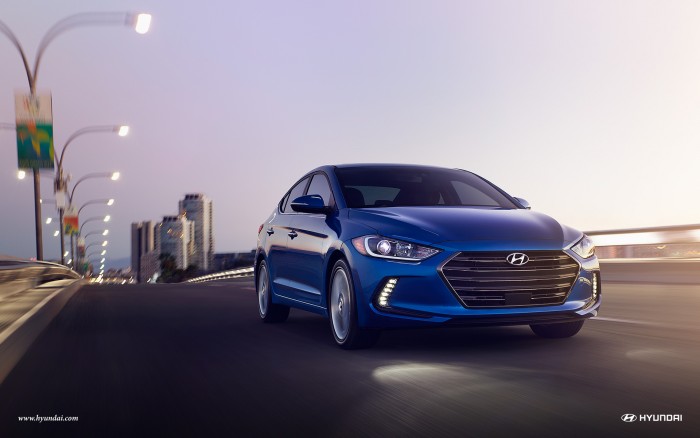 Còn chờ gì nữa Elantra số tự động bằng giá số sàn.