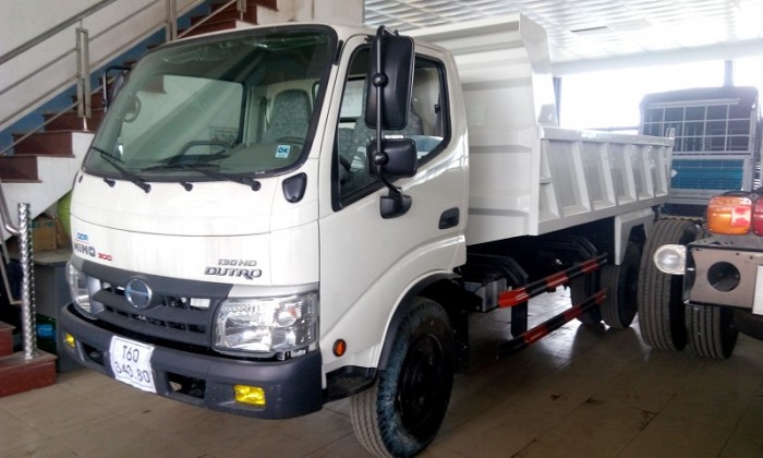 Xe ben hino dutro 4,5 tấn tự đổ mới 2017