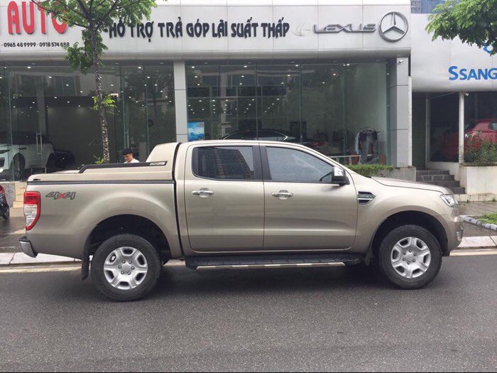 Bán xe Ford Ranger 2.2 XLT 4x4 đời 2015 form mới