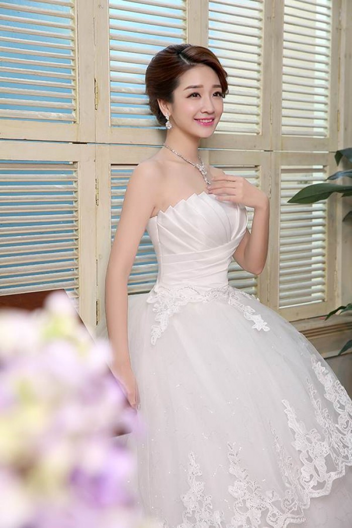 BẢNG GIÁ THUÊ VÁY CƯỚI HÀ NỘI GIÁ RẺ TẠI CALI BRIDAL 2024