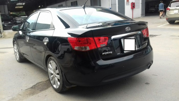 Bán Kia Forte  SX 1.6MT 2011 màu đen biển SG đúng chất
