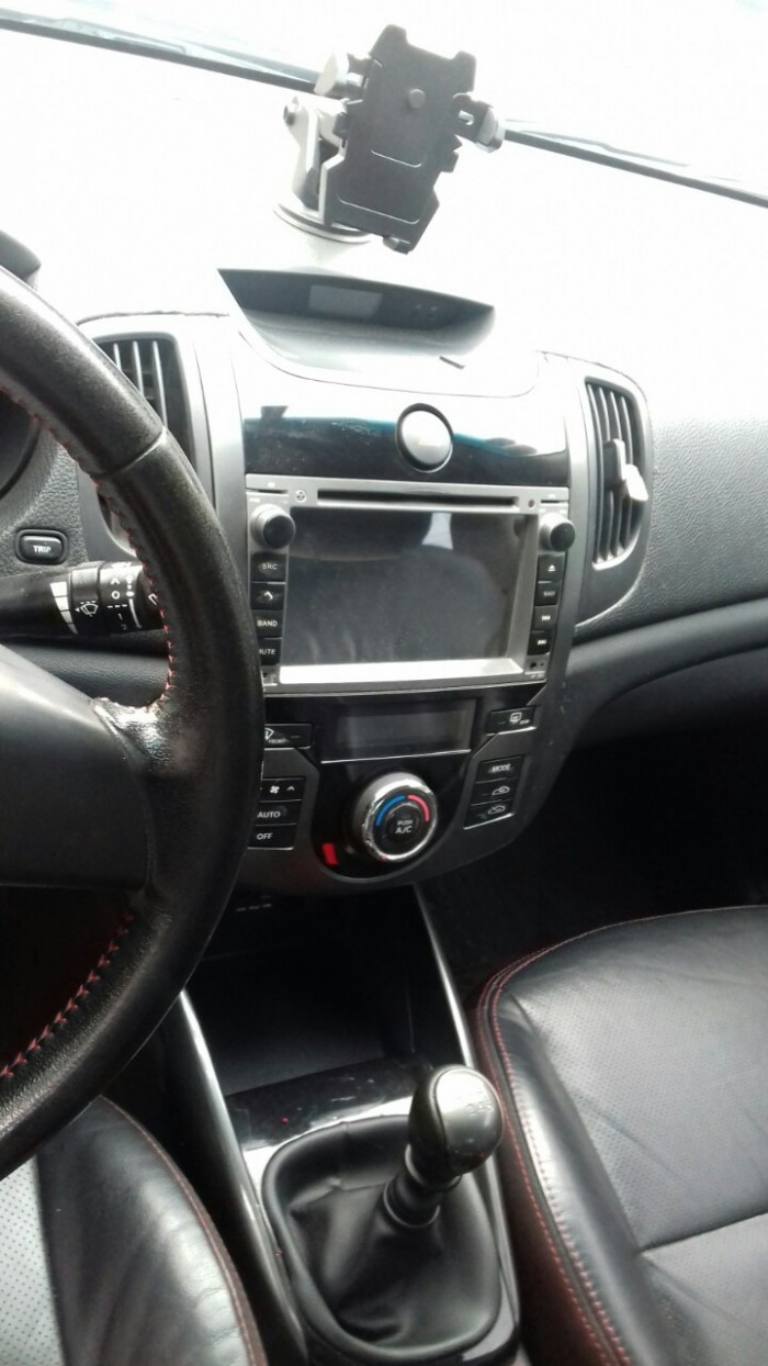 Bán Kia Forte  SX 1.6MT 2011 màu đen biển SG đúng chất