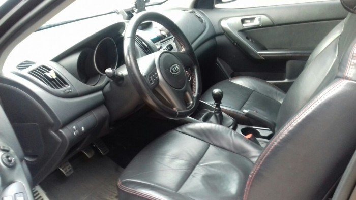 Bán Kia Forte  SX 1.6MT 2011 màu đen biển SG đúng chất