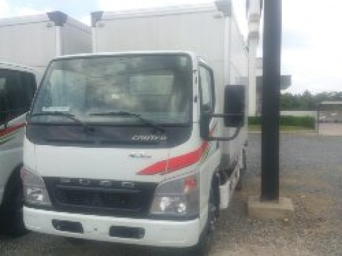 Fuso Canter 4.7 thùng kín, đóng thùng sẵn giao xe ngay, tháng 7 khuyến mãi thùng xe + hỗ trợ đăng kí xe nhanh chóng