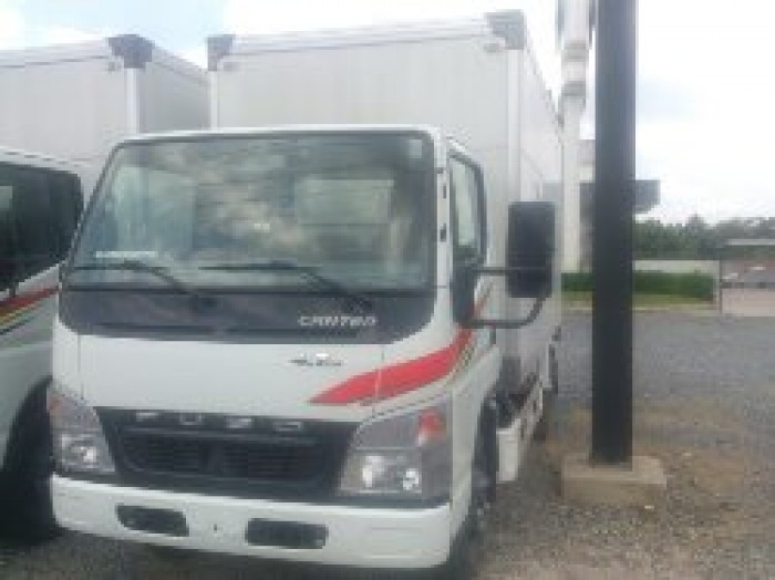 Fuso Canter 4.7 thùng kín, đóng thùng sẵn giao xe ngay, tháng 7 khuyến mãi thùng xe + hỗ trợ đăng kí xe nhanh chóng