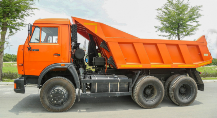 Xe Ben 3 Chân 3 Cầu KAMAZ 6X6 Thách Thức Mọi Địa Hình Công Trình