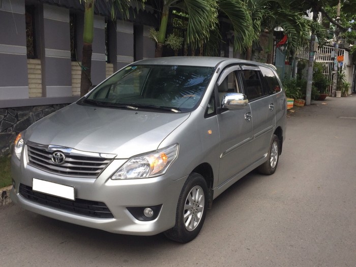 Cần bán xe Innova G 2014 số tự động giá 565 tr