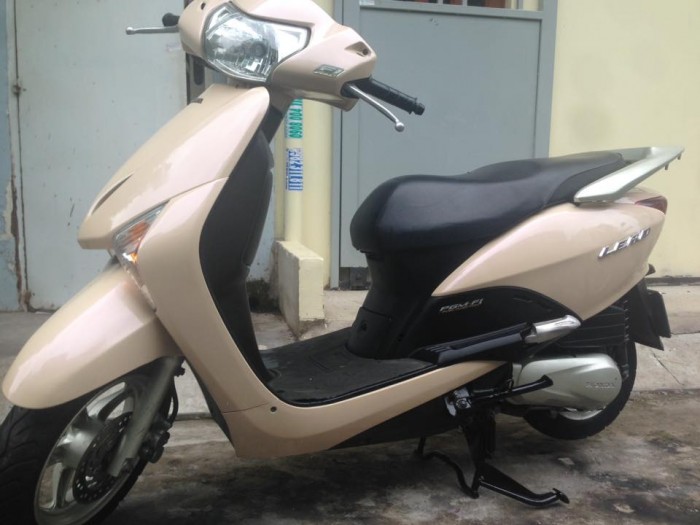 Honda Lead fi màu vàng hột gà hình thật, giá rẻ