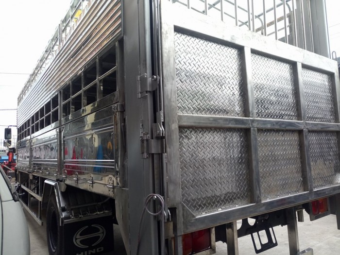 Hino FC thùng dài, chở gia súc, giá rẻ