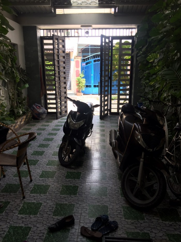 Kẹt tiền cần bán gấp nhà HXT đường Tô Hiệu, quận Tân Phú