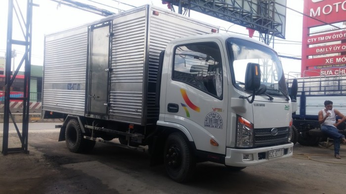 Bán xe tải veam vt252-1 2,4 tấn chạy trong thành phố động cơ hyundai trả góp