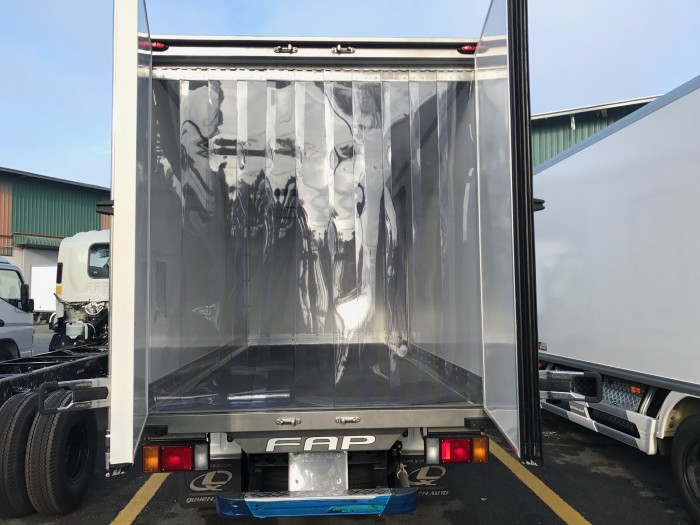 Xe isuzu thùng đông lạnh 2,2 tấn
