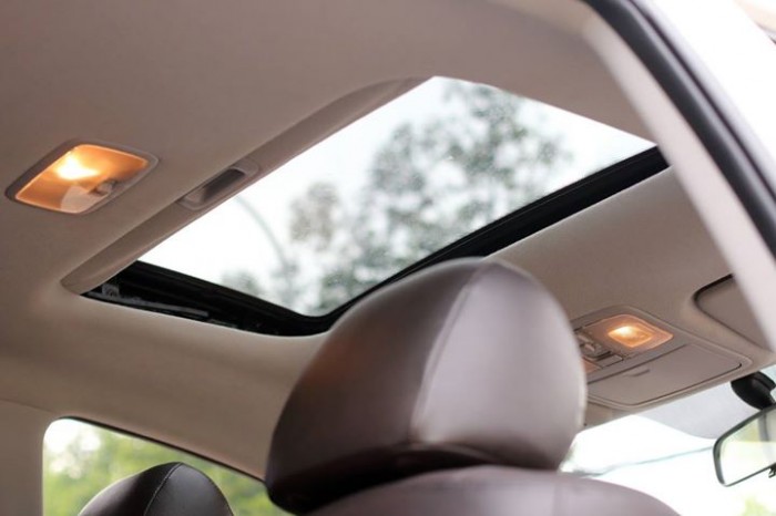 Bán Hyundai i30 CW nhập HQ bản FULL options màu trắng tinh
