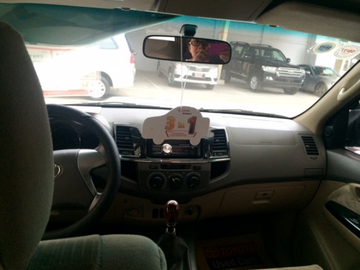 Bán xe Toyota Fortuner dầu, màu bạc