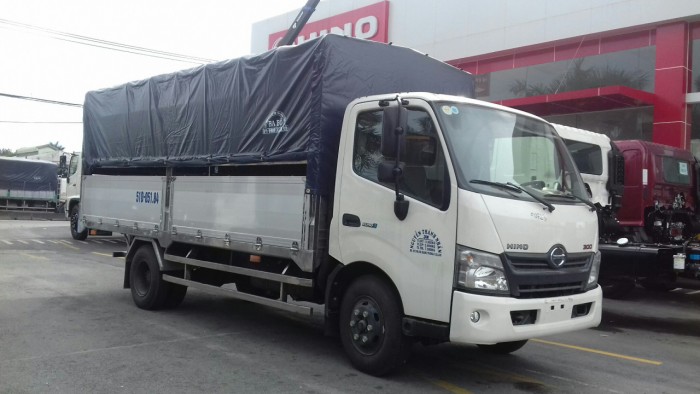Xe tải Hino FC9JJSW - 6,2 Tấn - Thùng dài 5.7 m