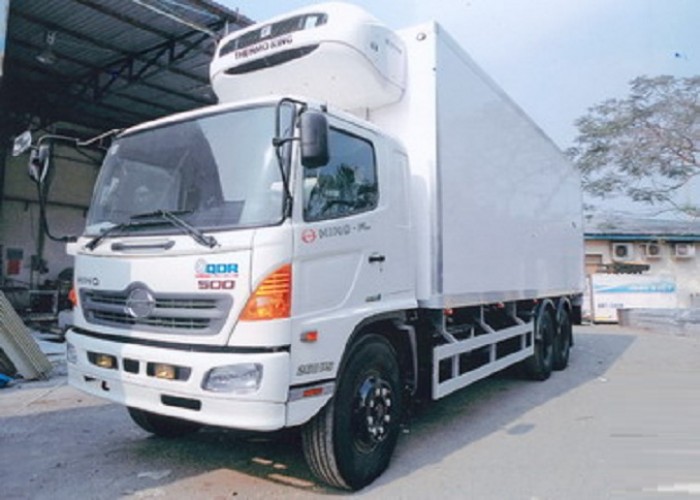 Xe tải đông lạnh hino FG8JPSB 9,4 tấn thùng lamberet mới 10%