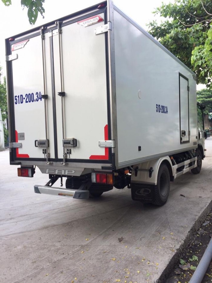 Xe tải isuzu NMR85H 1,9 tấn thùng đông lạnh auto quyền mới