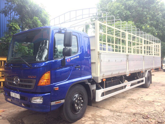 Xe tải Hino FG8JPSB 9,4 tấn thùng mui bạt bửng nhôm, cam kết giá tốt, hỗ trợ ngân hàng 90%