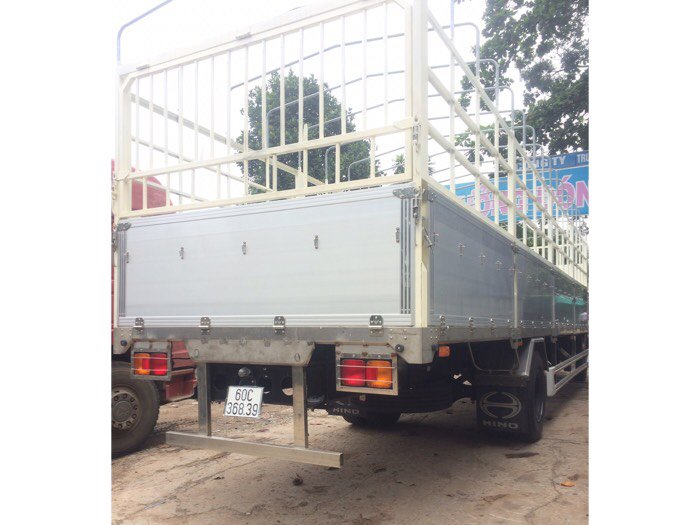 Xe tải Hino FG8JPSB 9,4 tấn thùng mui bạt bửng nhôm, cam kết giá tốt, hỗ trợ ngân hàng 90%