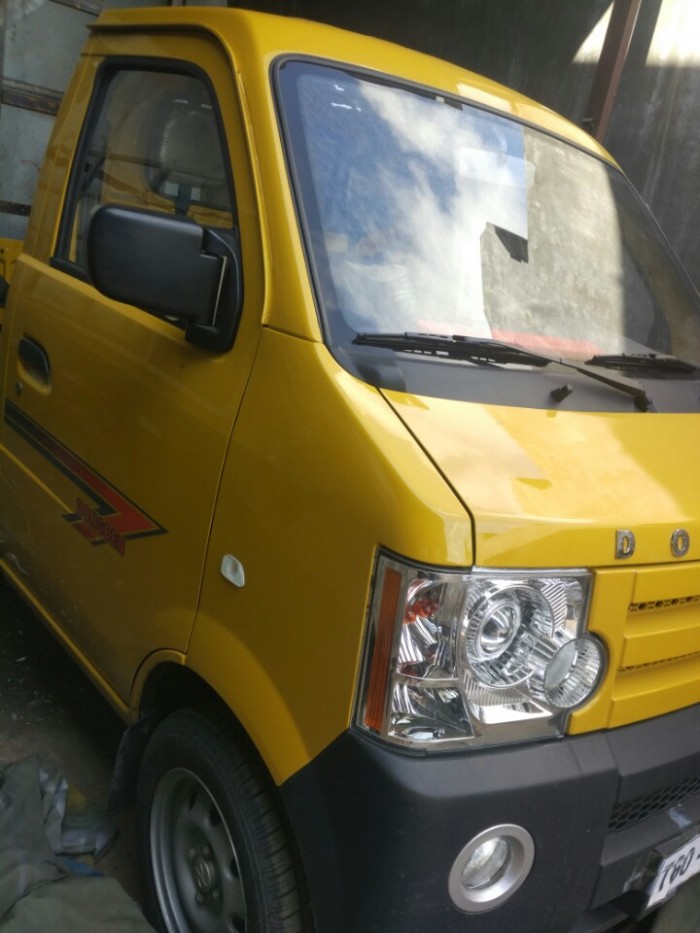 Bán xe tải nhỏ dongben 810kg thùng bạt động cơ suzuky công nghệ GM Mỹ trả góp