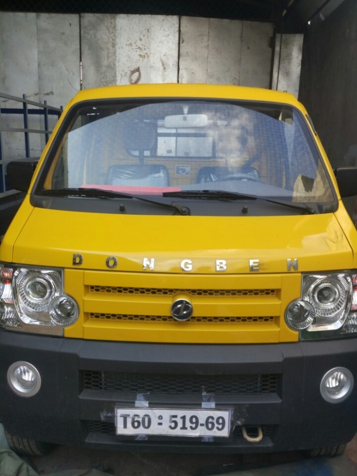 Bán xe tải nhỏ dongben 810kg thùng bạt động cơ suzuky công nghệ GM Mỹ trả góp