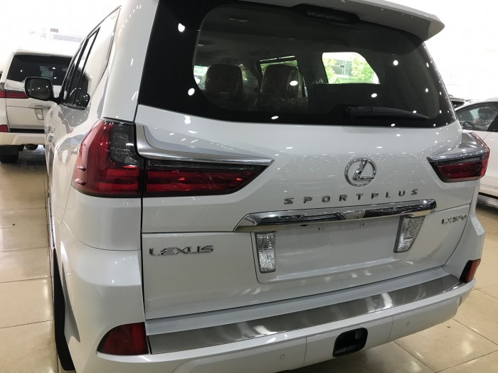 Bán Lexus LX570 Sport Plus phiên bản đủ đồ nhất sản xuất 2016 đã đăng ký vào tên chỉ cần 2% trước bạ sang tên