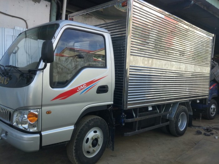 Bán Xe Tải Jac Hfc 1030K4 Thùng Kín Inox 3M72  Hỗ Trợ Trả Góp 90%