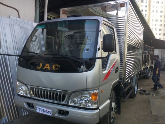 Bán Xe Tải Jac Hfc 1030K4 Thùng Kín Inox 3M72  Hỗ Trợ Trả Góp 90%