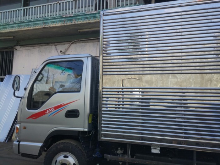 Bán Xe Tải Jac Hfc 1030K4 Thùng Kín Inox 3M72  Hỗ Trợ Trả Góp 90%