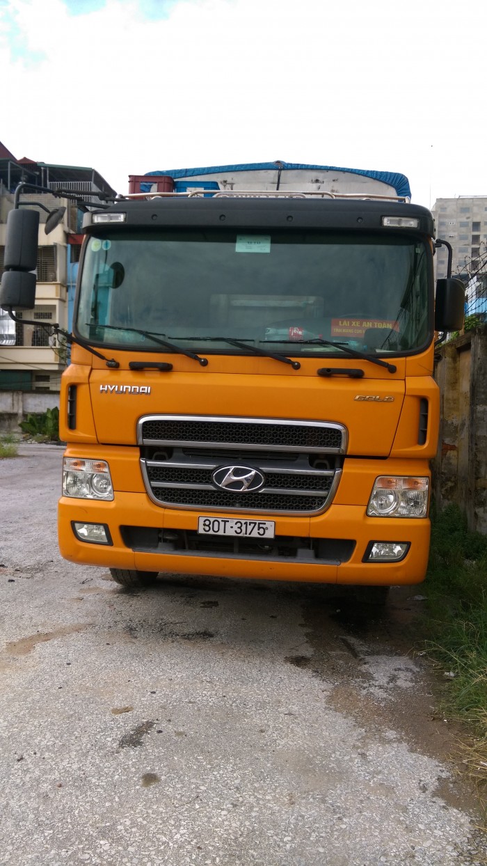 Xe tải Hyundai 4 chân 19 tấn
