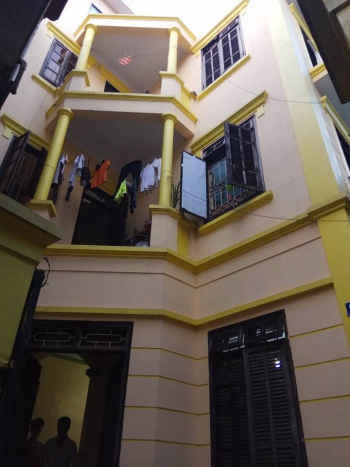 Bán nhà kiểu chung cư Đại Từ 107 m2 4,5 tỷ với nhiều phòng có thể cho thuê gần chợ nhiều tiện ích ngõ rộng xe máy tránh