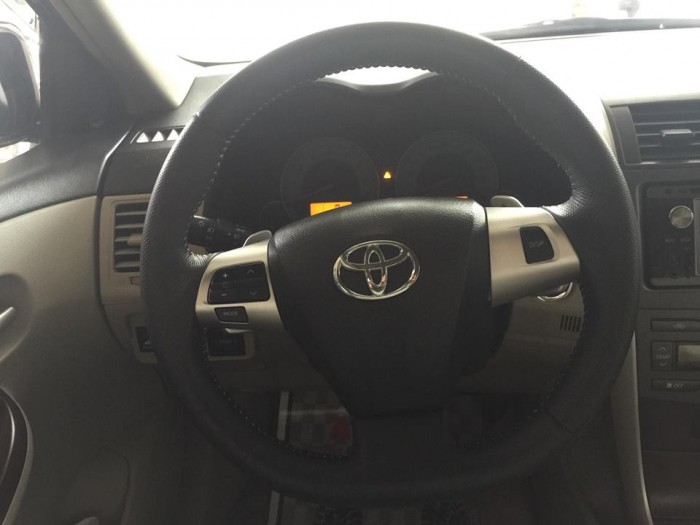 Toyota Corolla Altis 2.0V 2011