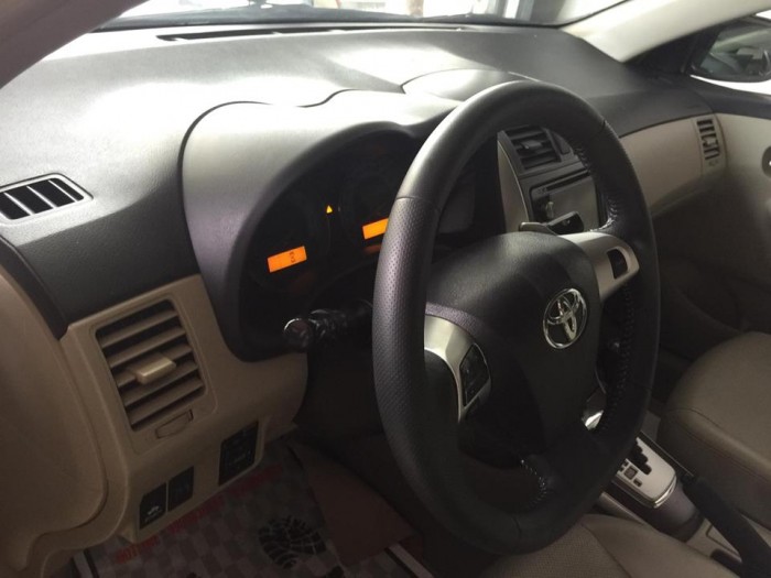 Toyota Corolla Altis 2.0V 2011