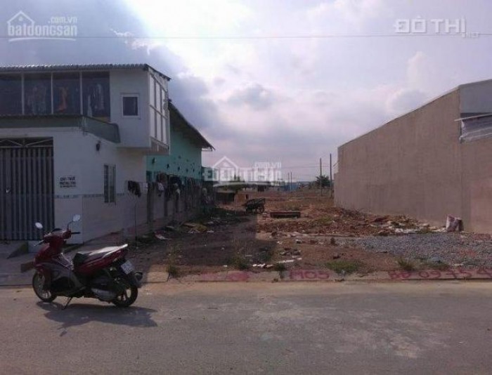 Bán đất mặt tiền đường số Tạ Quang Bửu, DT: 4x20m, giá 4,4 tỷ.