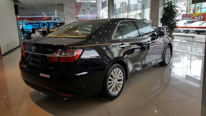 Toyota Camry 2.0E giá tốt, xe đủ màu giao ngay. Hỗ trợ ngân hàng 85% giá trị xe. Chi tiết