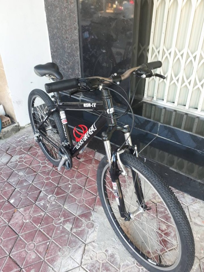 Xe đạp địa hình Louis Garneau (Canada)
