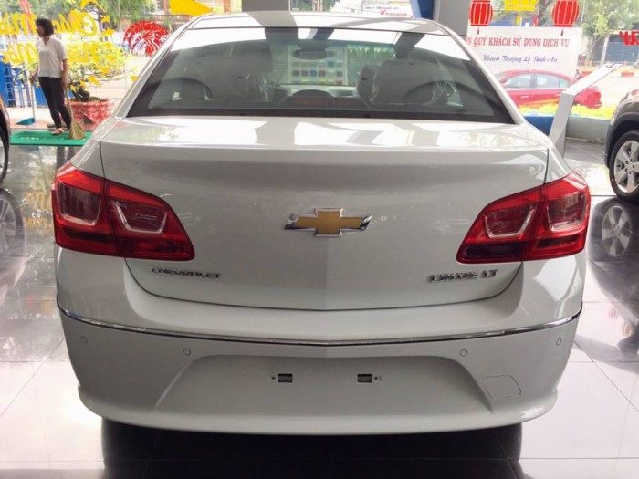 Chevrolet Cruze  LT 2017, hỗ trợ vay ngân hàng 80%.