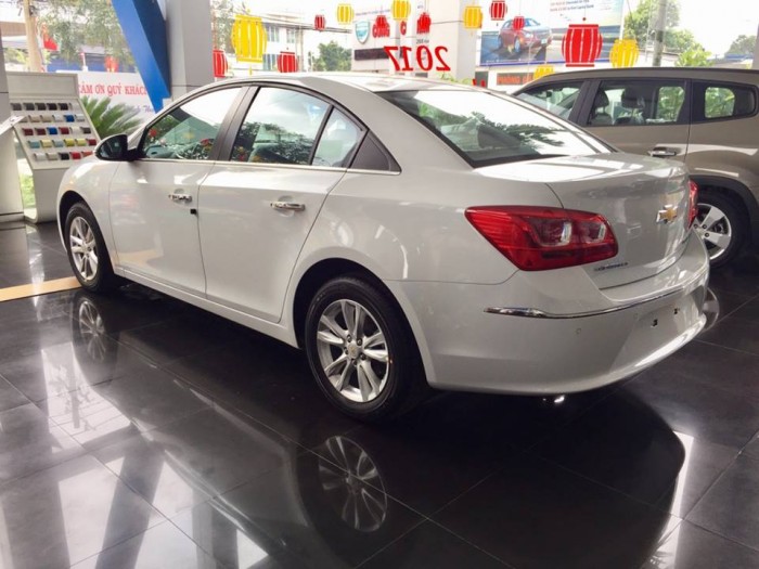 Chevrolet Cruze  LT 2017, hỗ trợ vay ngân hàng 80%.