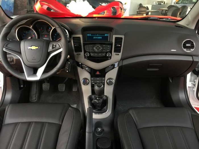 Chevrolet Cruze  LT 2017, hỗ trợ vay ngân hàng 80%.