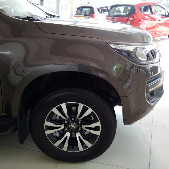 Chevrolet Colorado  2.8 AT 4X4 2017, hỗ trợ vay ngân hàng 80%.