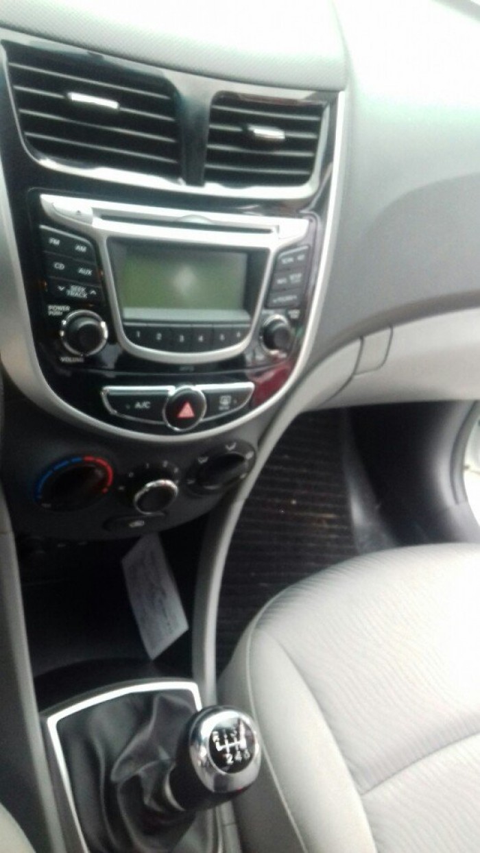 Bán Hyundai accent 1.4MT 2014 trắng BSTP