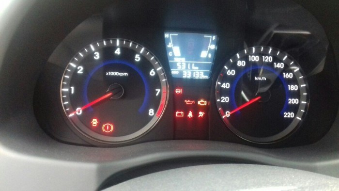 Bán Hyundai accent 1.4MT 2014 trắng BSTP