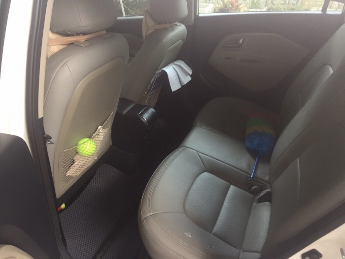 Cần bán xe Kia Rio sedan 2016 đk 2017 màu trắng