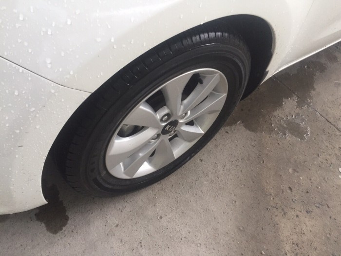 Cần bán xe Kia Rio sedan 2016 đk 2017 màu trắng