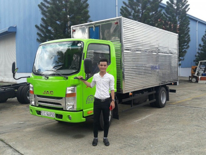 Bán xe tải Jac 2t4 màu xanh chuối cực đẹp, trả góp 80%