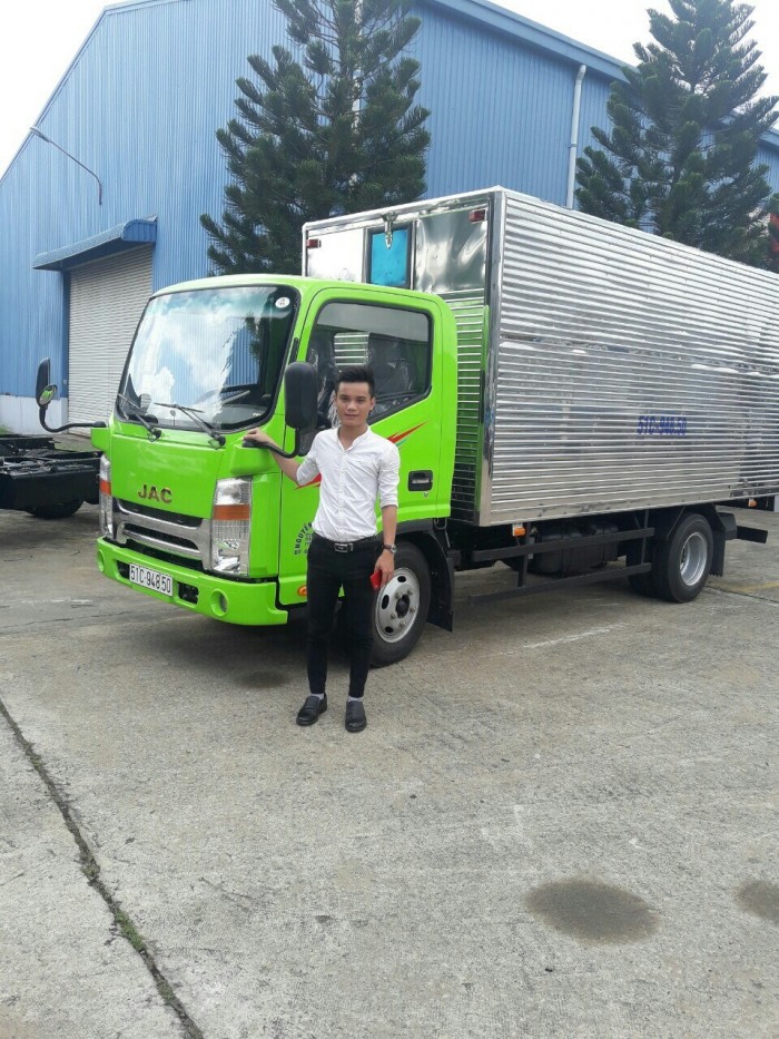Bán xe tải Jac 2t4 màu xanh chuối cực đẹp, trả góp 80%