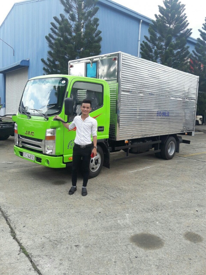Bán xe tải Jac 2t4 màu xanh chuối cực đẹp, trả góp 80%