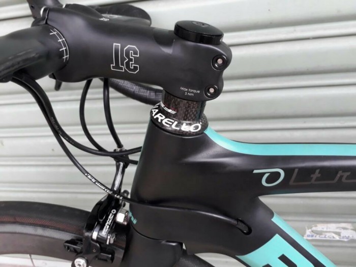 Roadbike cacbon BIANCHI oltre XR1 2017 italia.