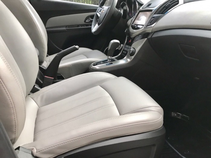Hàng lướt - Chevrolet Cruze LTZ lăn bánh lần đầu 2016 màu trắng